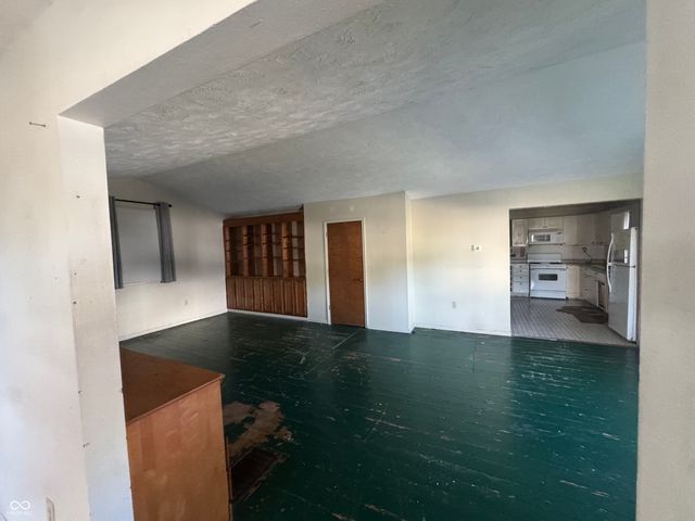 331 W High Street, Pendleton, IN 46064