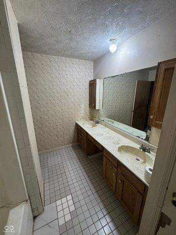 331 W High Street, Pendleton, IN 46064