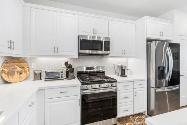 1533 Fig Tree Way, Oceanside, CA 92056