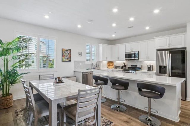 1533 Fig Tree Way, Oceanside, CA 92056