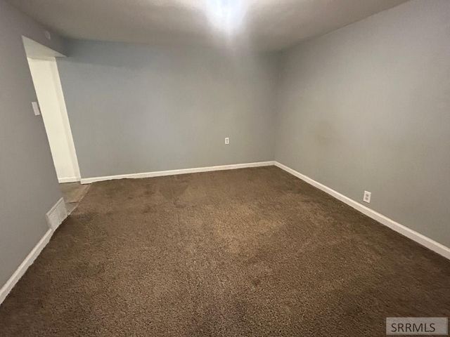 77 Cottonwood Avenue, Pocatello, ID 83204