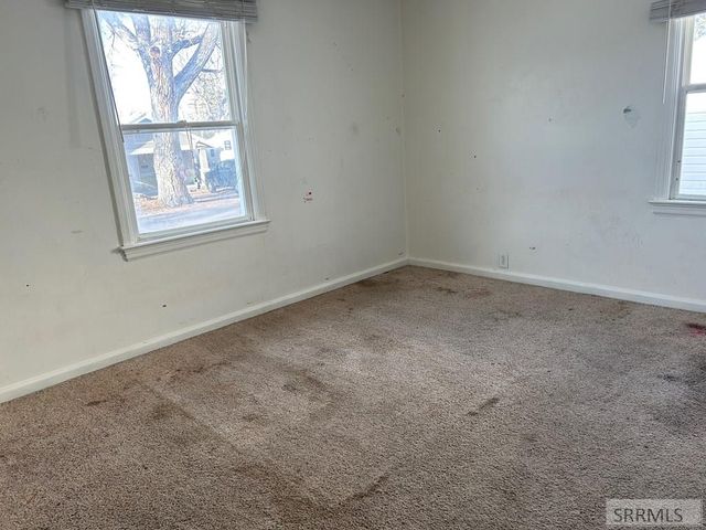 77 Cottonwood Avenue, Pocatello, ID 83204