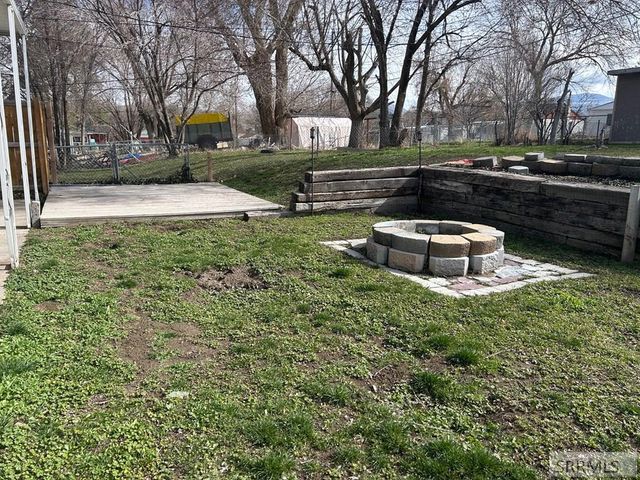 77 Cottonwood Avenue, Pocatello, ID 83204