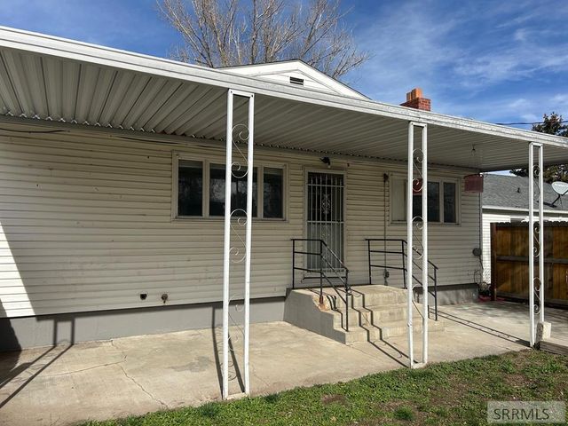 77 Cottonwood Avenue, Pocatello, ID 83204