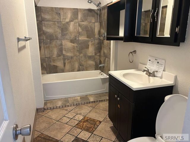 77 Cottonwood Avenue, Pocatello, ID 83204