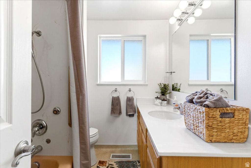Image 17 of property listing at 380 E 300 N, Clearfield, UT 84015