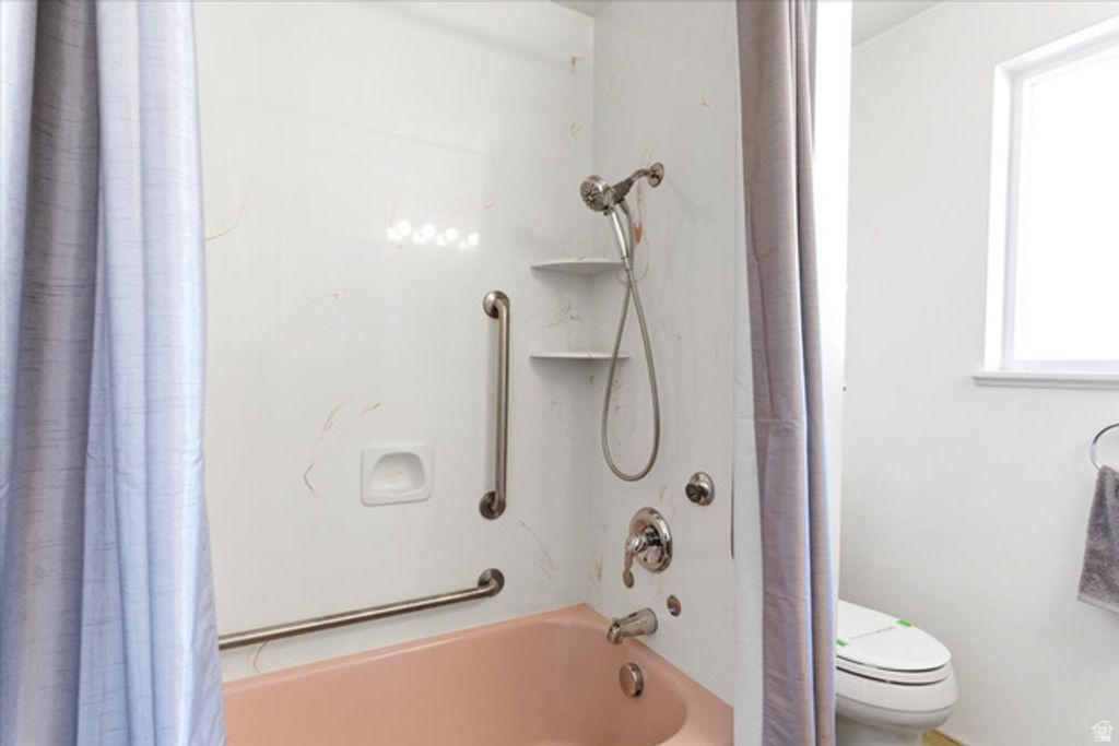 Image 18 of property listing at 380 E 300 N, Clearfield, UT 84015