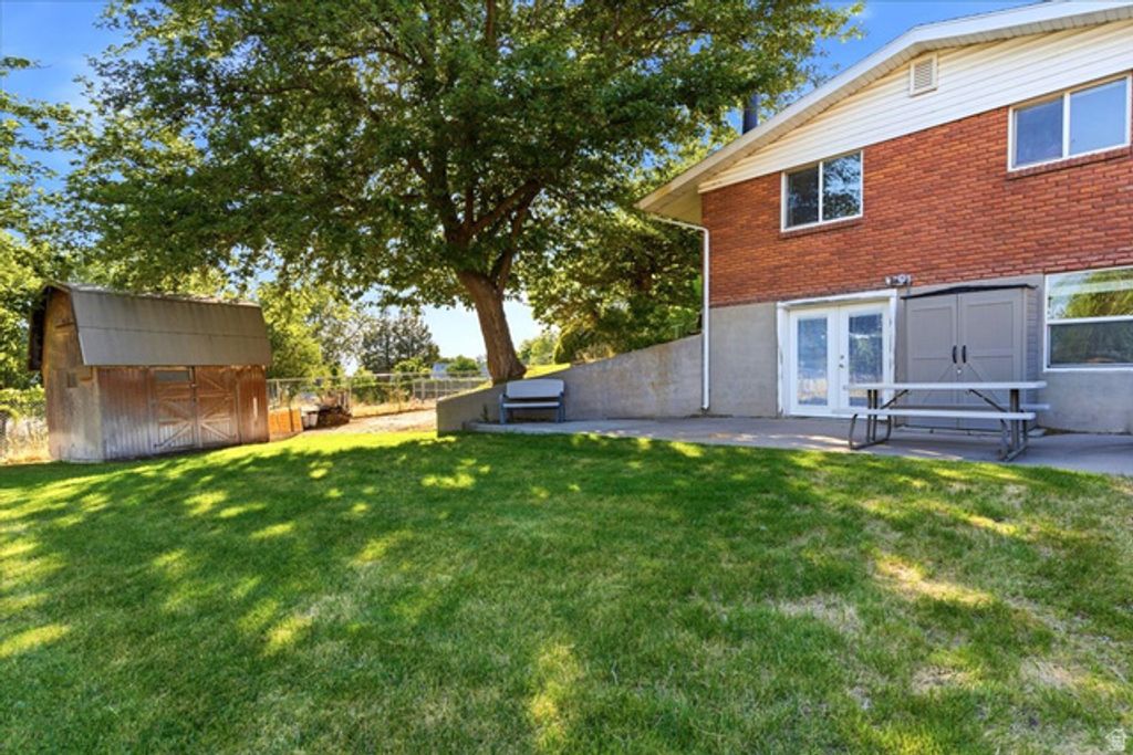 Image 32 of property listing at 380 E 300 N, Clearfield, UT 84015