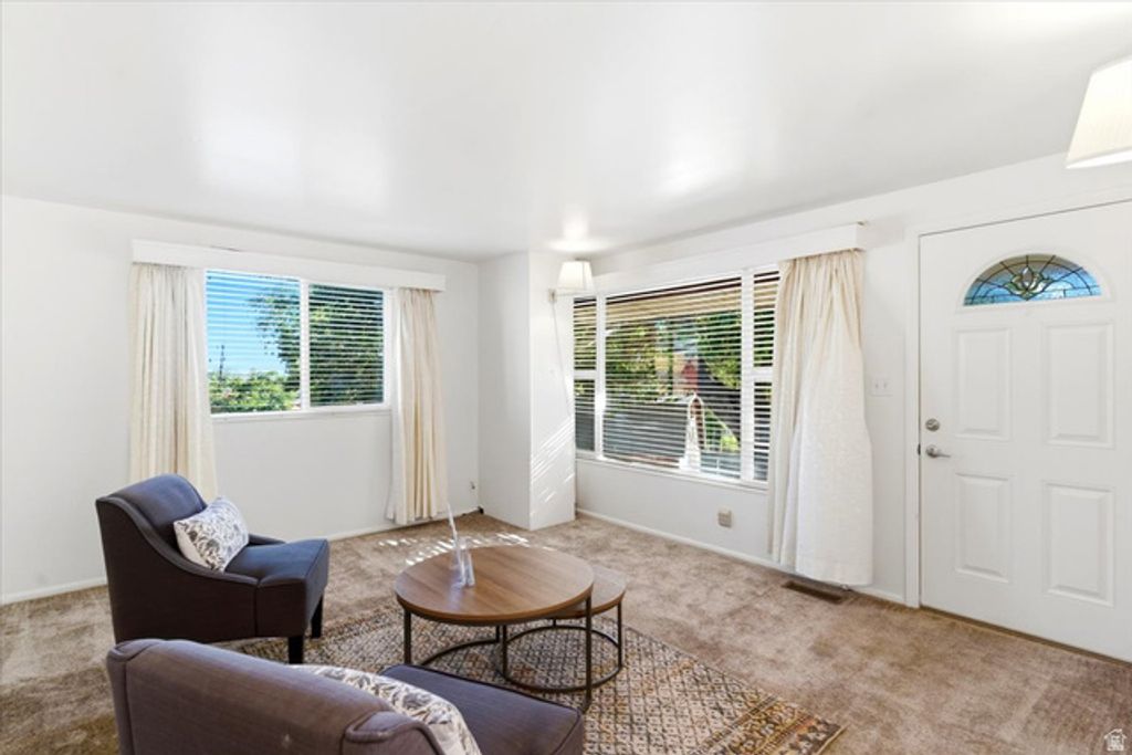 Image 9 of property listing at 380 E 300 N, Clearfield, UT 84015