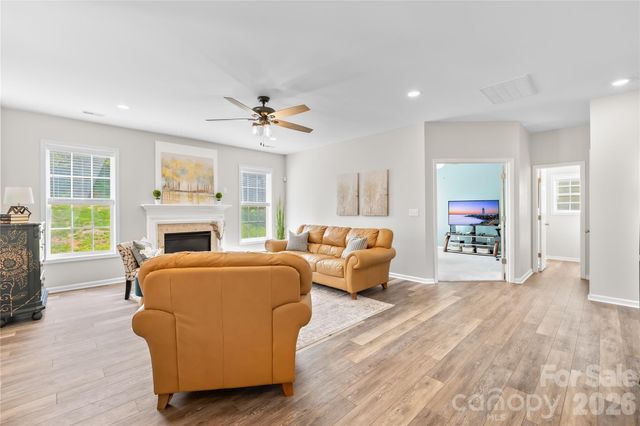 113 Steeplechase Avenue, Mooresville, NC 28117