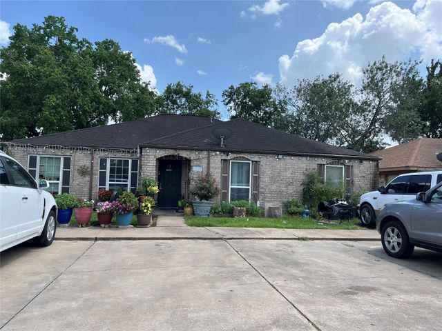 12207 White Cap Lane, Houston, TX 77072