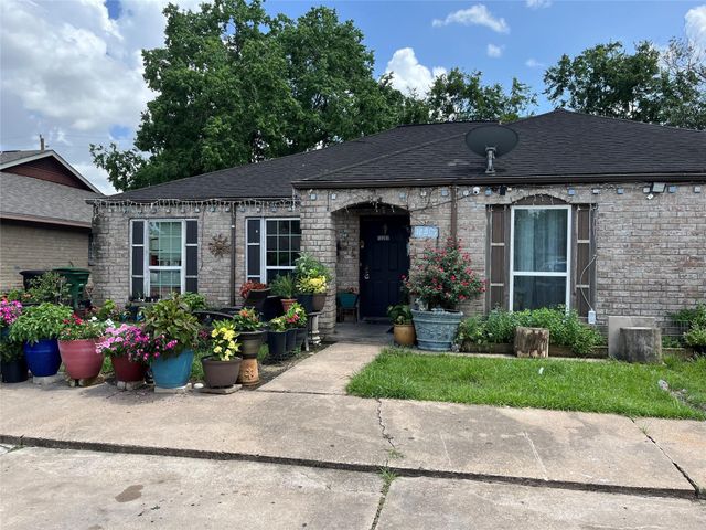 12207 White Cap Lane, Houston, TX 77072