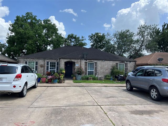 12207 White Cap Lane, Houston, TX 77072