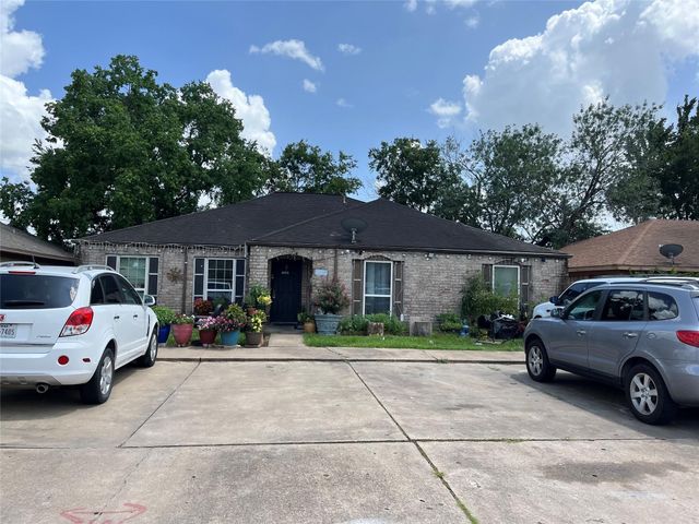12207 White Cap Lane, Houston, TX 77072