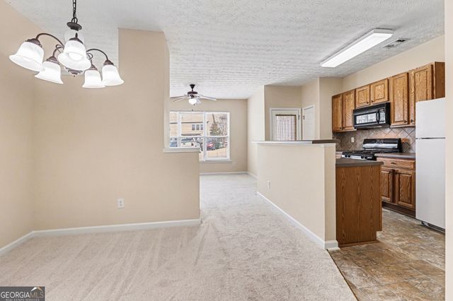 6632 Splashwater Drive, Flowery Branch, GA 30542