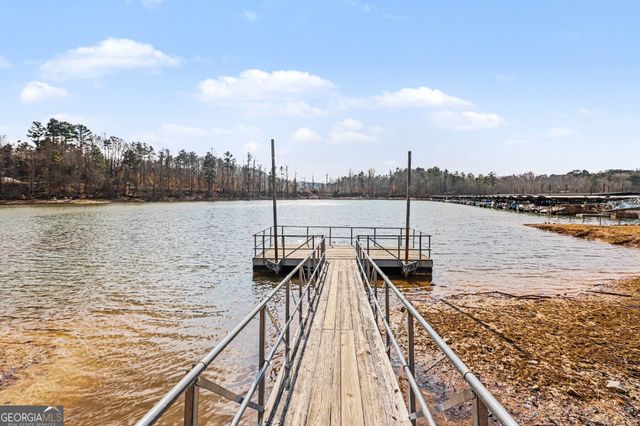 6632 Splashwater Drive, Flowery Branch, GA 30542