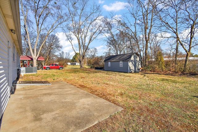 1087 Woods Ferry Rd, Gallatin, TN 37066