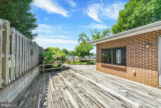 8027 SHORE RD, Dundalk, MD 21222