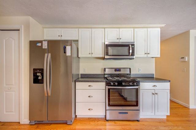 17 Lynne Rd, Wareham, MA 02571