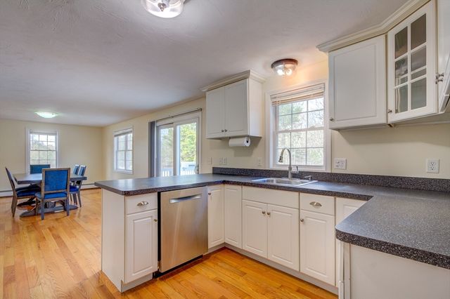 17 Lynne Rd, Wareham, MA 02571