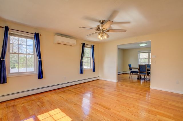 17 Lynne Rd, Wareham, MA 02571