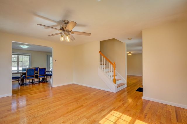 17 Lynne Rd, Wareham, MA 02571