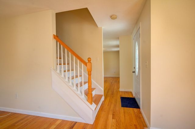 17 Lynne Rd, Wareham, MA 02571