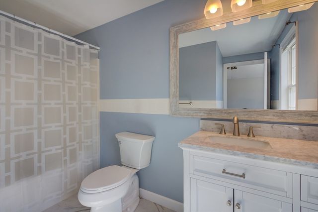17 Lynne Rd, Wareham, MA 02571