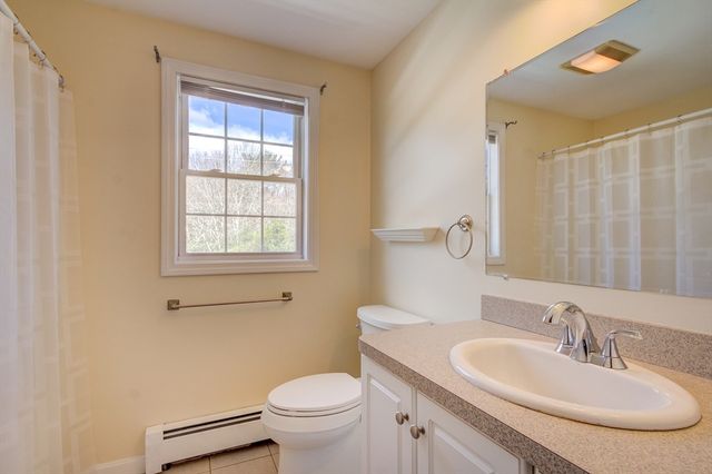 17 Lynne Rd, Wareham, MA 02571