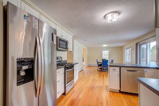 17 Lynne Rd, Wareham, MA 02571