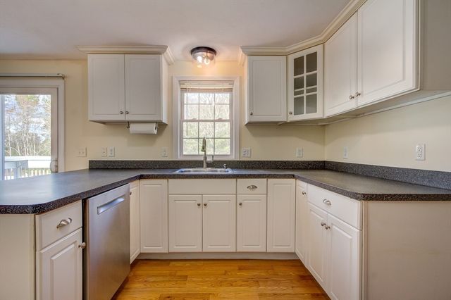 17 Lynne Rd, Wareham, MA 02571