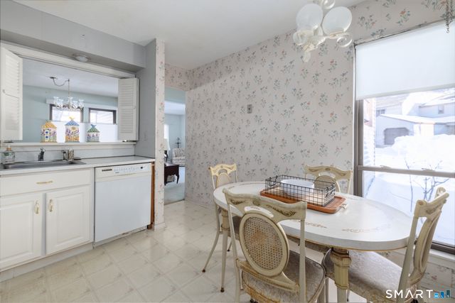 7 Maple Lane 7, Avon, CT 06001