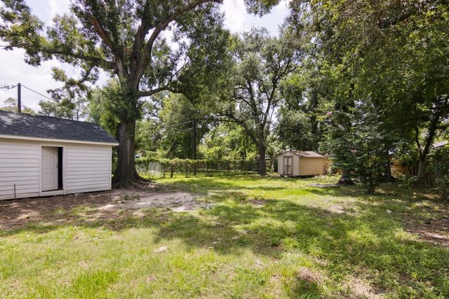 1606 Oaks Drive, Pasadena, TX 77502