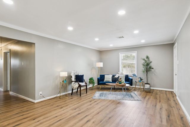 1606 Oaks Drive, Pasadena, TX 77502