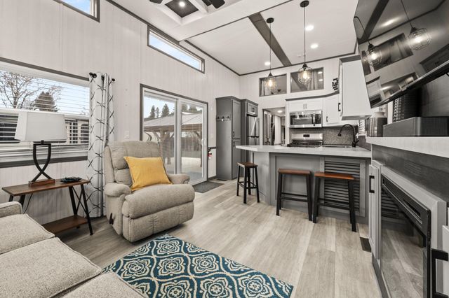 18816 W Pommier Rd, Cheney, WA 99004