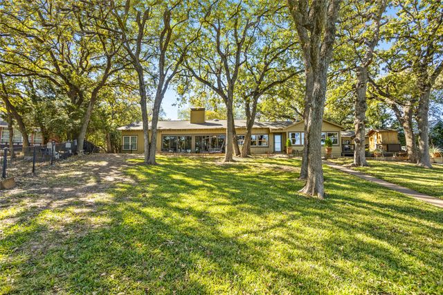 916 Kimbrough Road, Azle, TX 76020