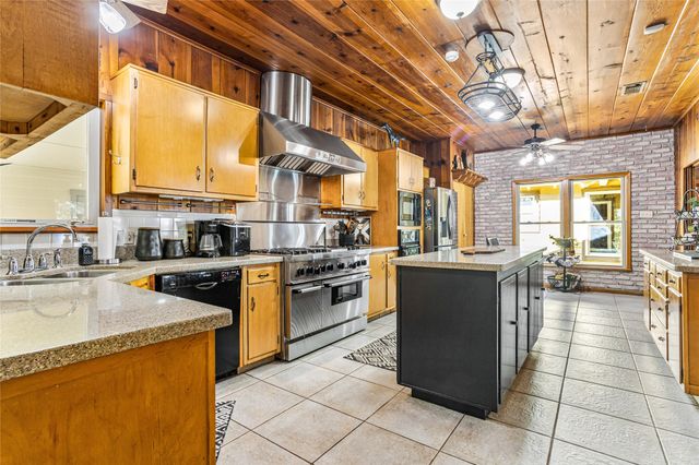 916 Kimbrough Road, Azle, TX 76020