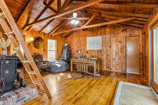 916 Kimbrough Road, Azle, TX 76020