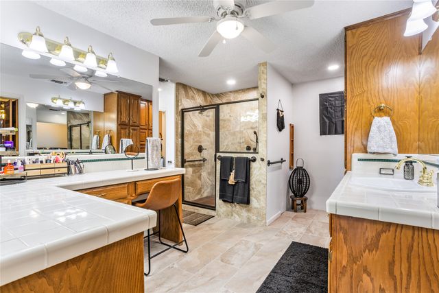 916 Kimbrough Road, Azle, TX 76020