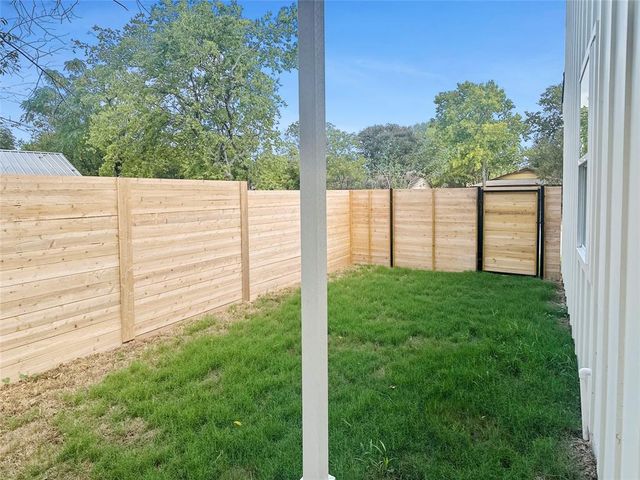 6107 Begonia CIR 2, Austin, TX 78741