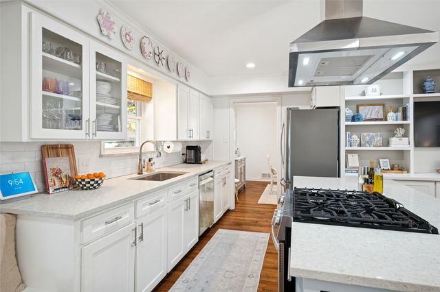 10040 Lakemere Drive, Dallas, TX 75238