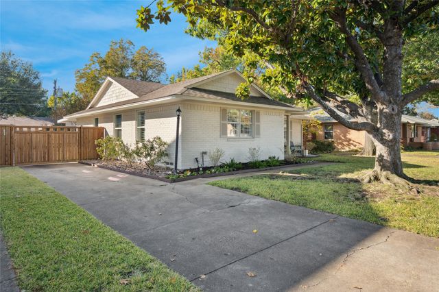 10040 Lakemere Drive, Dallas, TX 75238