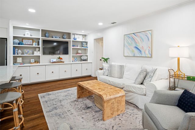 10040 Lakemere Drive, Dallas, TX 75238