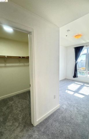 423 7th St 303, Oakland, CA 94607