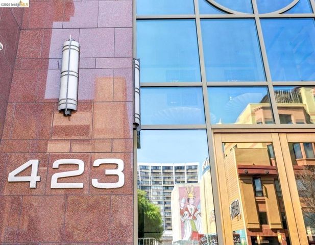 423 7th St 303, Oakland, CA 94607