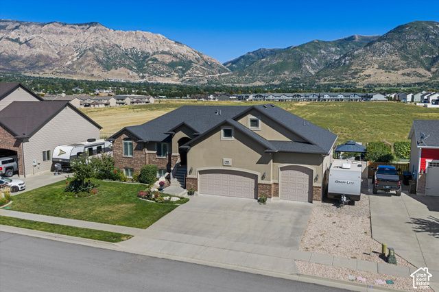 2246 N 225 W, Harrisville, UT 84414