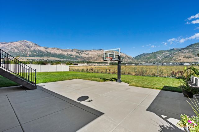 2246 N 225 W, Harrisville, UT 84414
