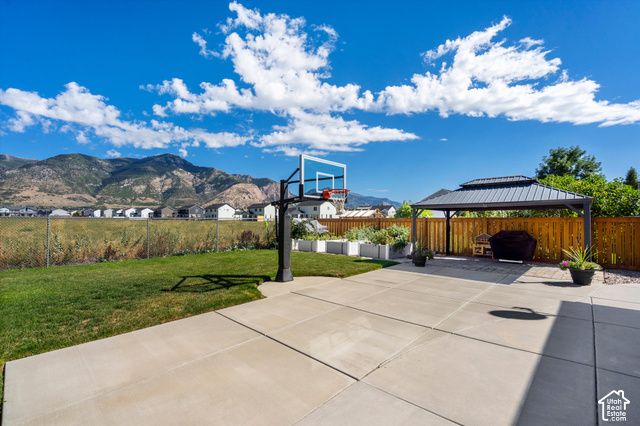 2246 N 225 W, Harrisville, UT 84414
