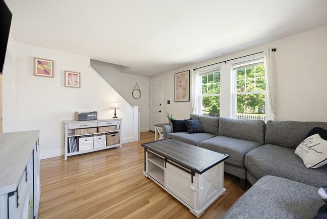 19 Holliston Street, Medway, MA 02053