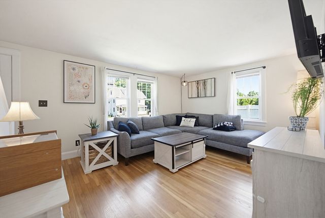 19 Holliston Street, Medway, MA 02053